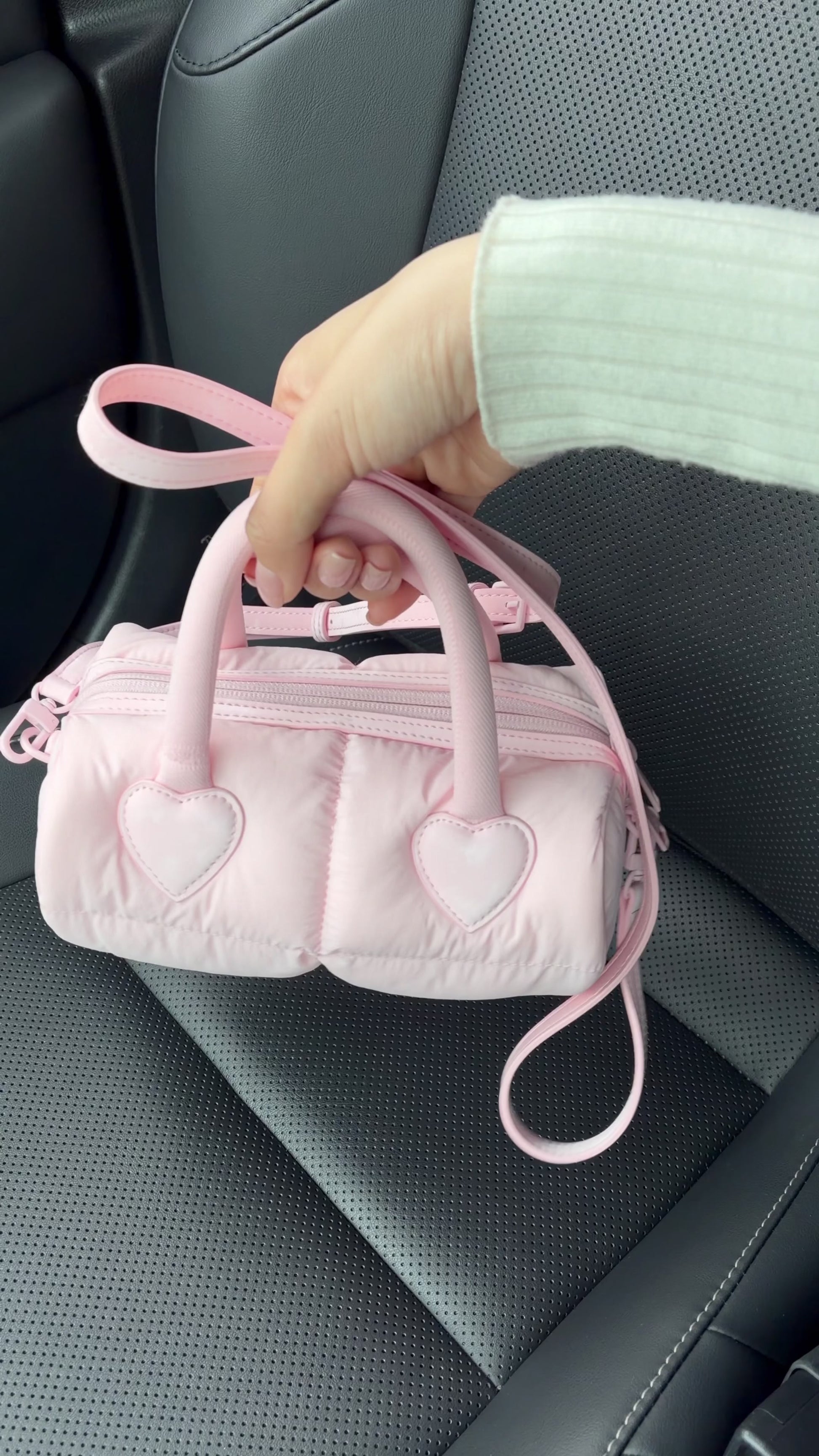 [cn | pre-order] comfyable puffy pillow heart crossbody top-handle bag