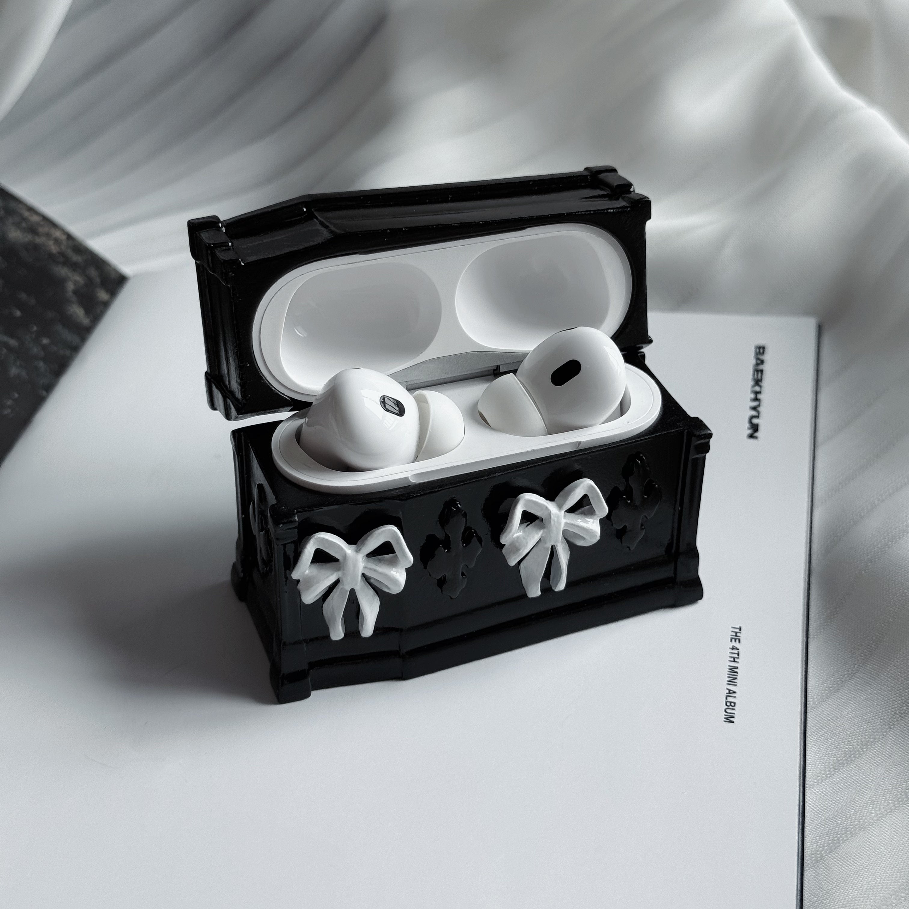 [cn | pre-order] coquette coffin airpods case