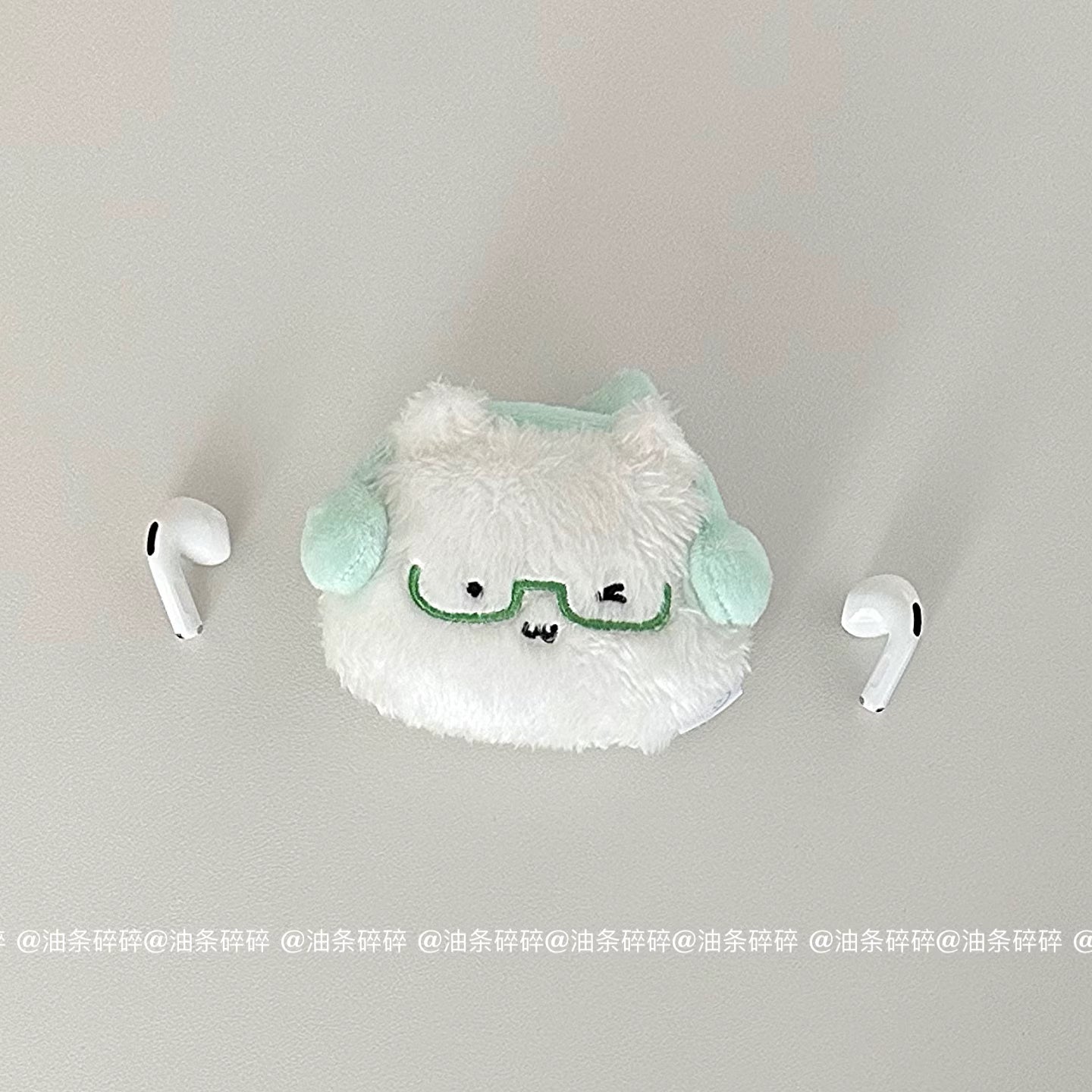 [cn | pre-order] white cat plush airpods pouch keyring